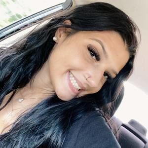 Meet your Posher, Alexia